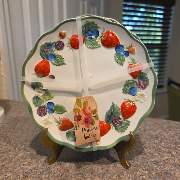 4 Primrose Vintage Strawberry Blueberry Melamine Side Dessert Salad Plates NWT - Picture 1 of 6